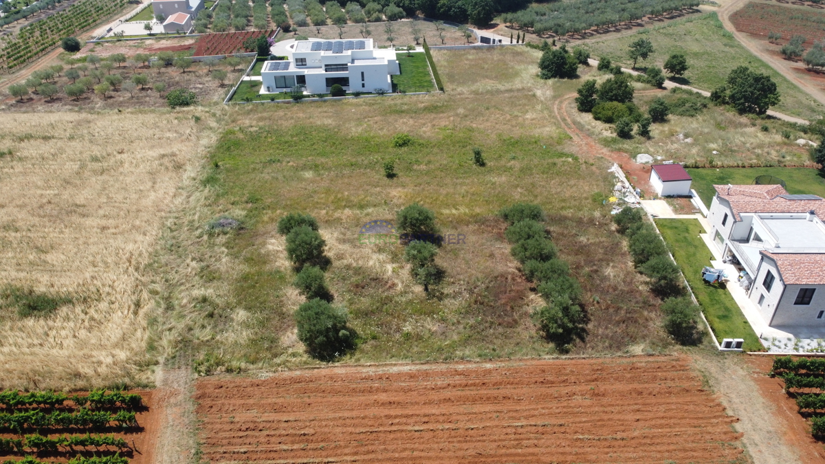 Terreno edificabile con vista mare, Kaštelir, 2458m2