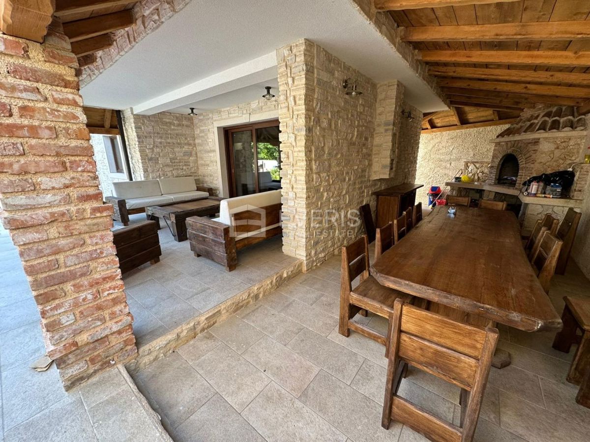 Hlapa, Dobrinj, 220m2