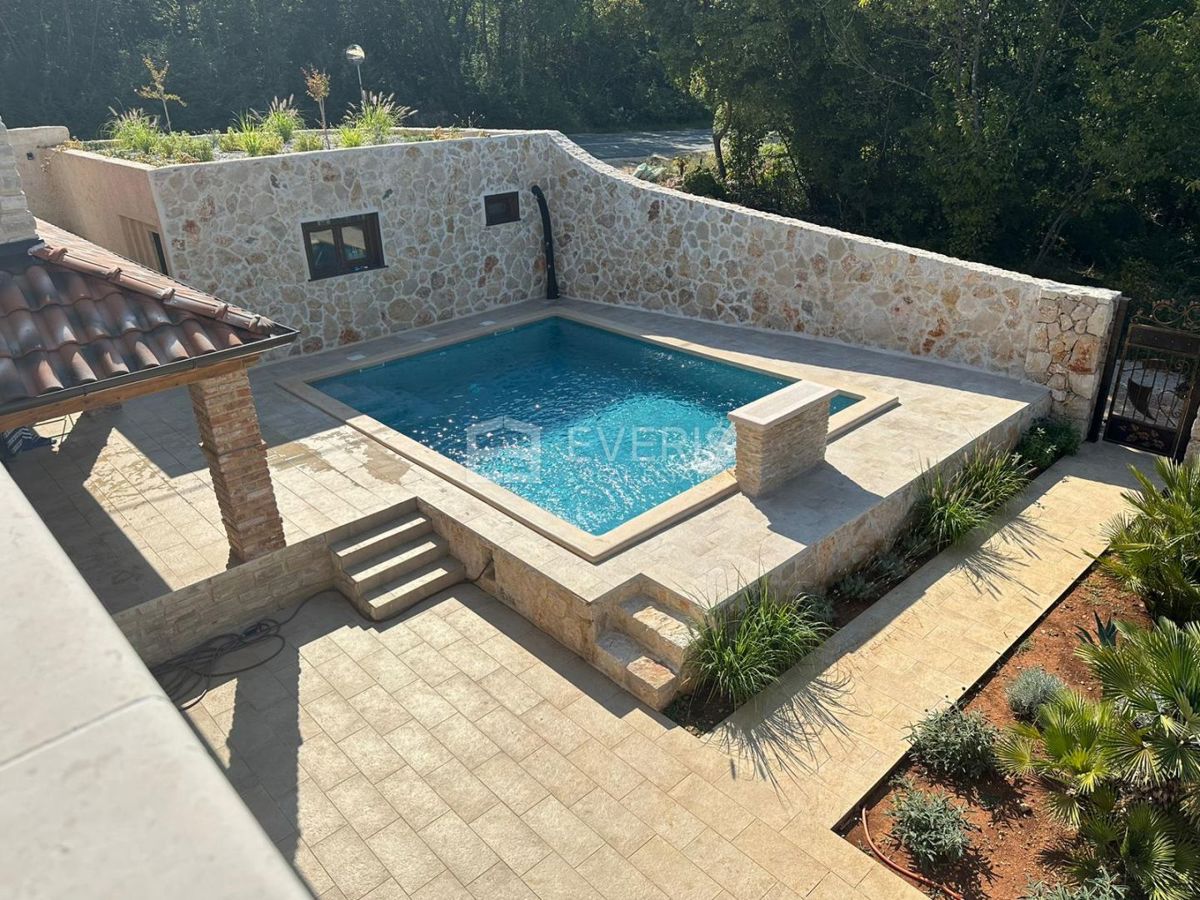 Hlapa, Dobrinj, 220m2