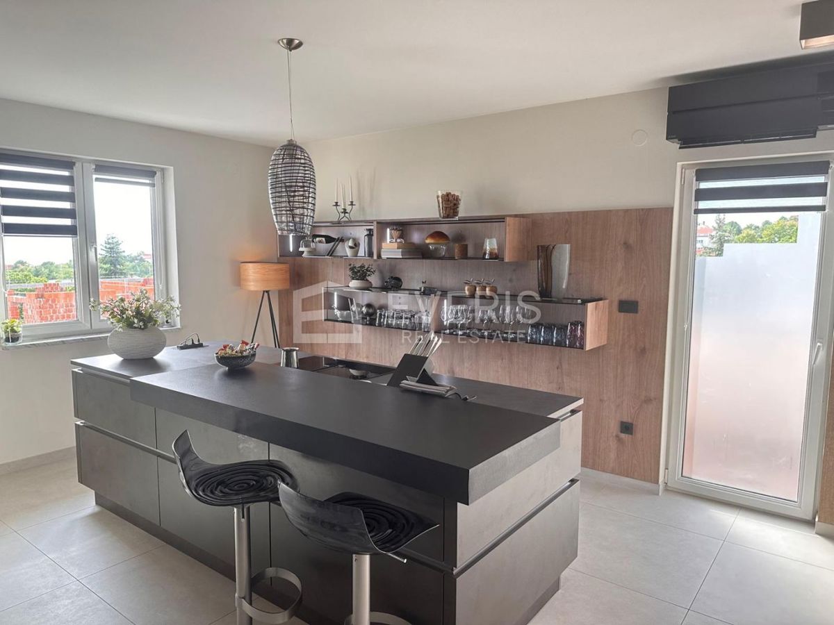 Hosti, Rijeka, 217m2