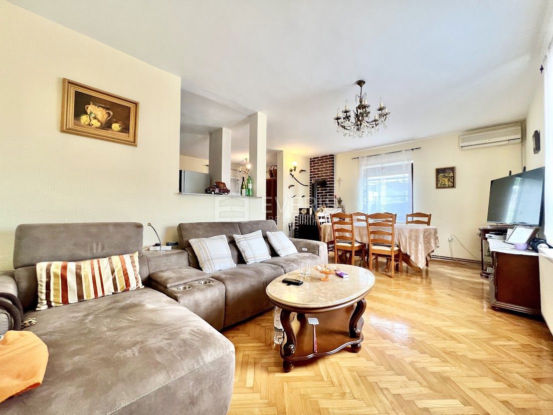 Škurinje, Rijeka, 212m2