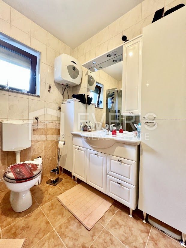 Škurinje, Rijeka, 212m2