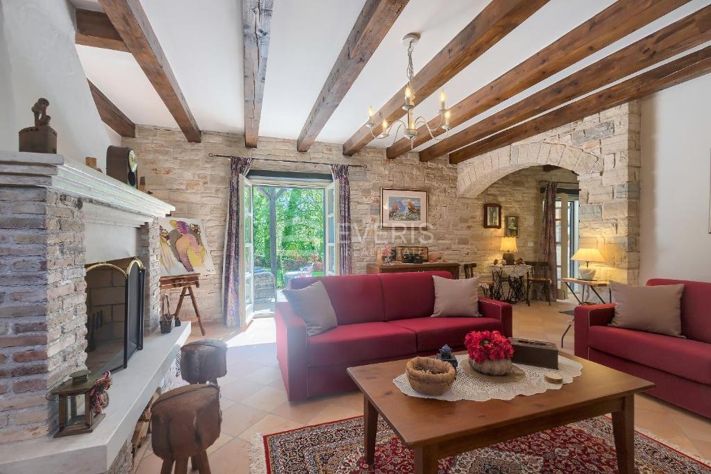 Muntrilj, Tinjan, 245m2