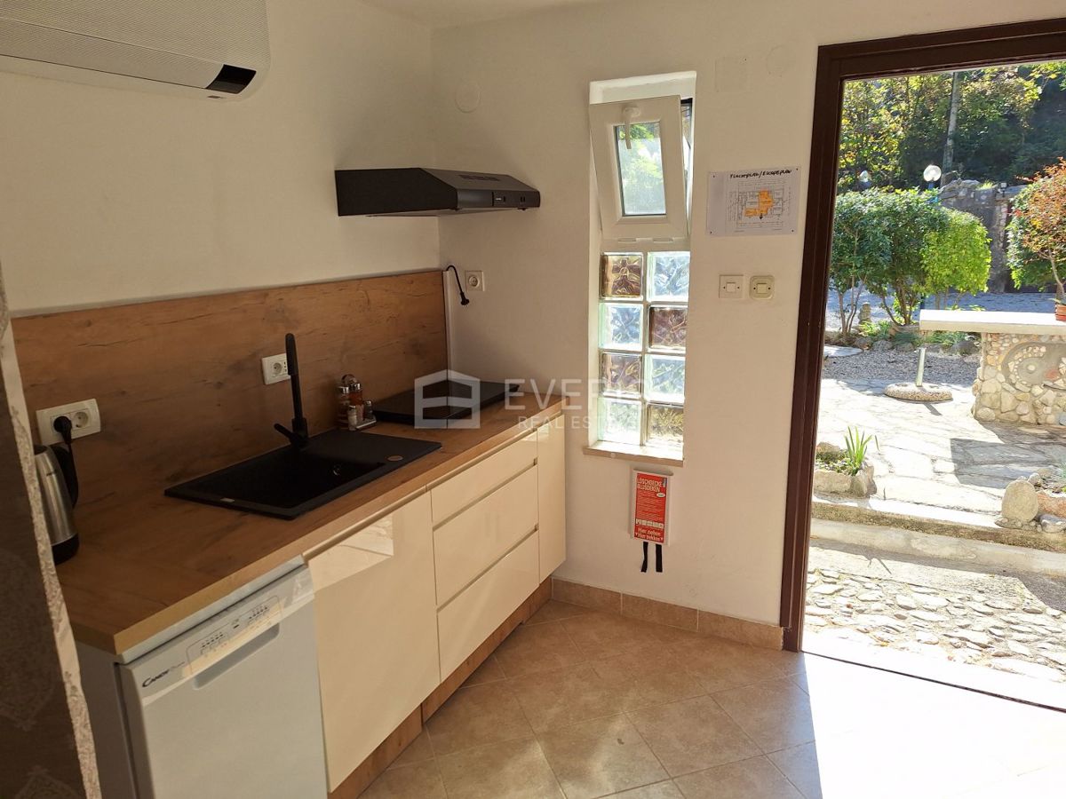 Mošćenička Draga, casa con 4 appartamenti, vista mare, giardino