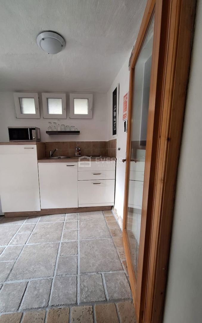 Mošćenička Draga, casa con 4 appartamenti, vista mare, giardino