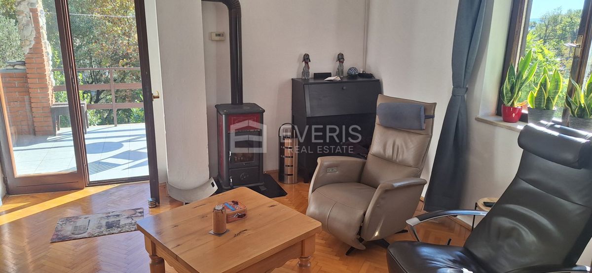 Mošćenička Draga, casa con 4 appartamenti, vista mare, giardino