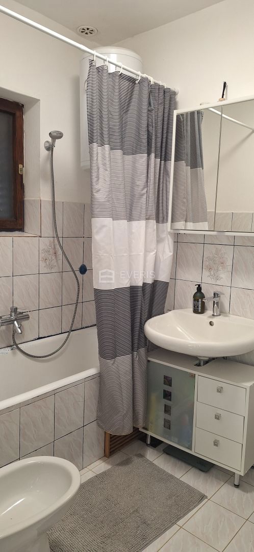 Mošćenička Draga, casa con 4 appartamenti, vista mare, giardino