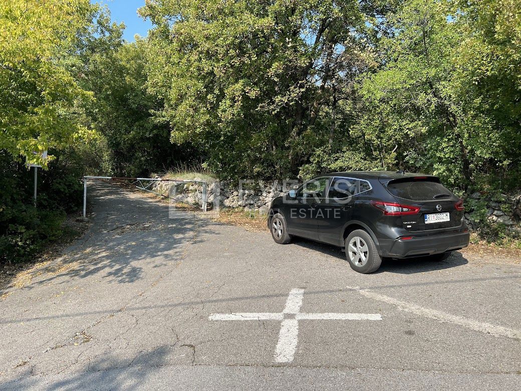 Rijeka, Bivio, sopra l’Hotel Hilton Costabella, 1.335 m2