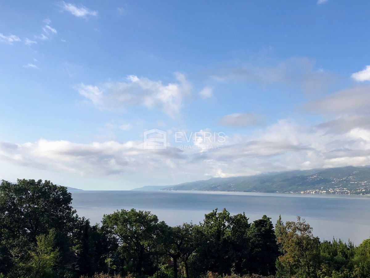 Rijeka, Bivio, sopra l’Hotel Hilton Costabella, 1.335 m2