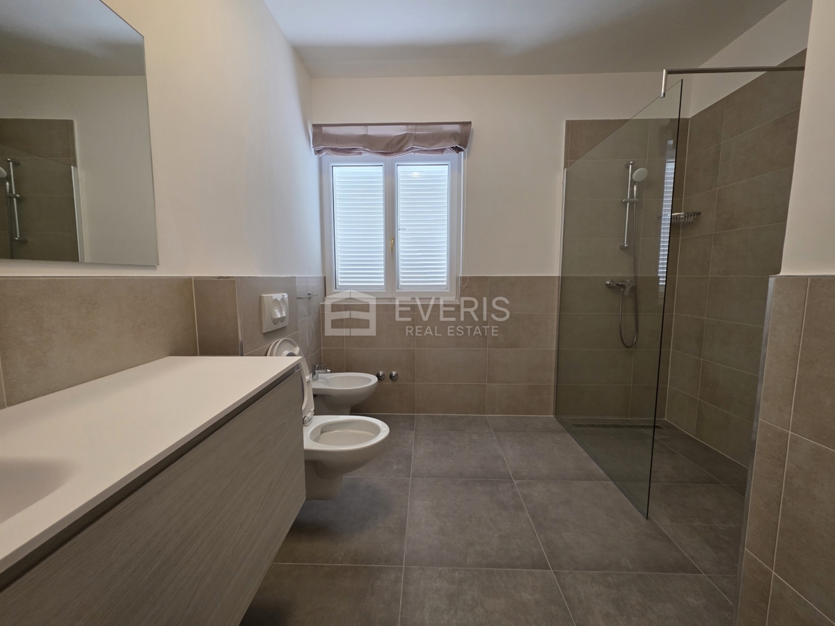 Poljane, Opatija - Okolica, 180m2