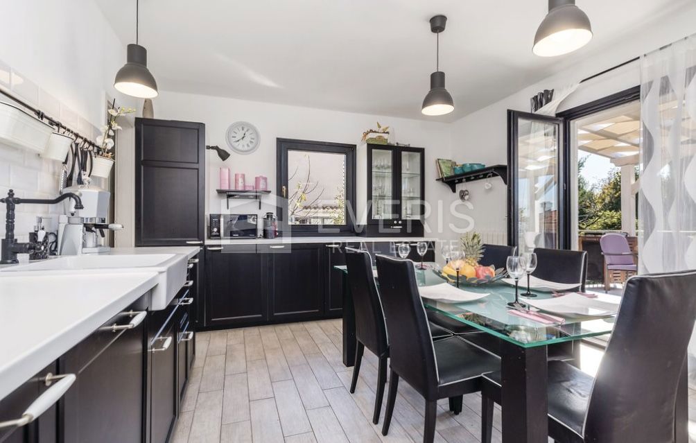 Pobri, Opatija - Okolica, 150m2