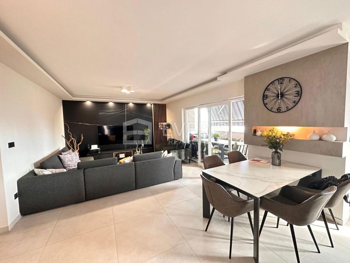 Hosti, Rijeka, 217m2