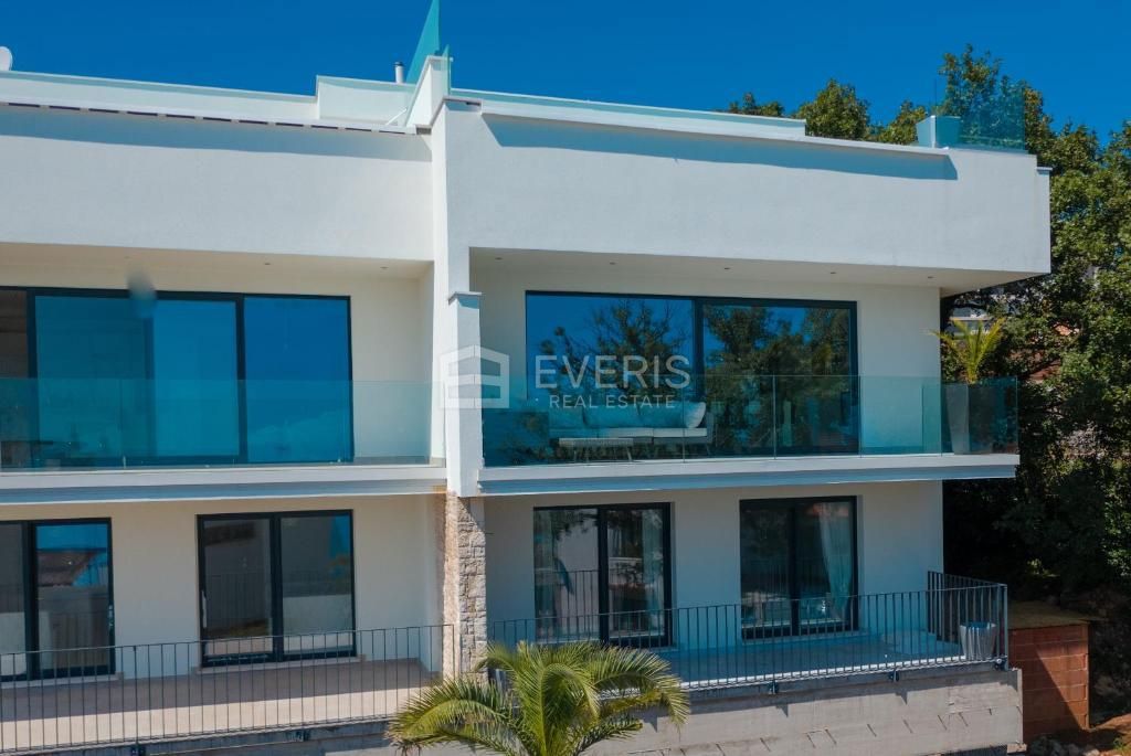 Pobri, Opatija - Okolica, 220m2