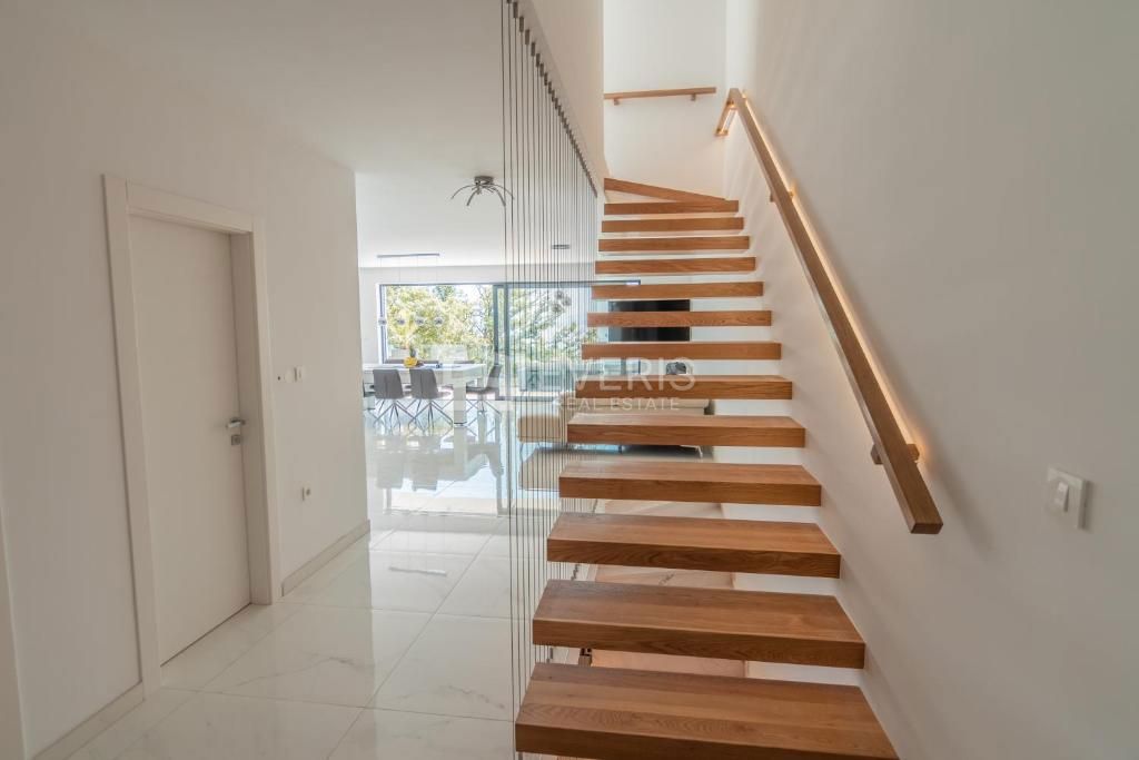 Pobri, Opatija - Okolica, 220m2