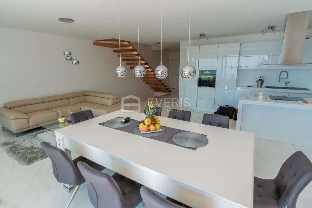 Pobri, Opatija - Okolica, 220m2