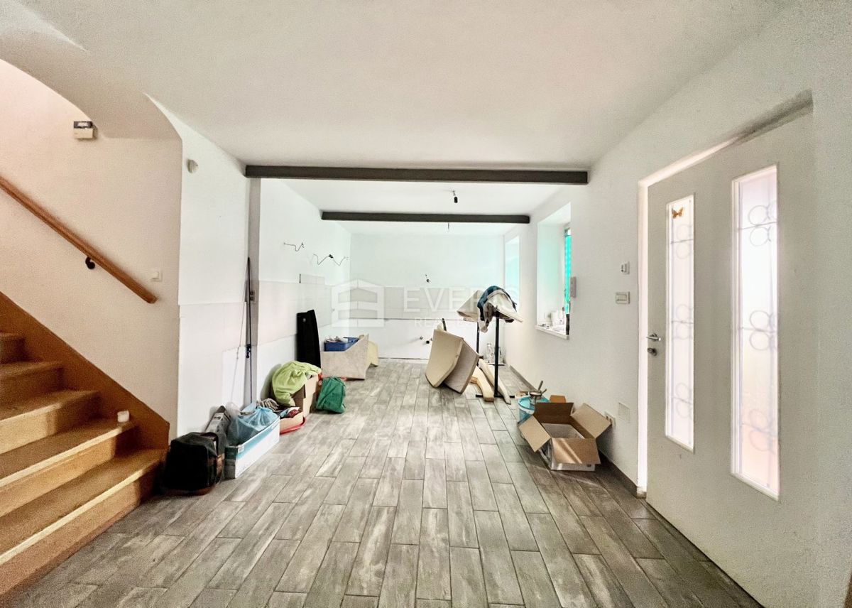 Pobri, Opatija - Okolica, 369m2