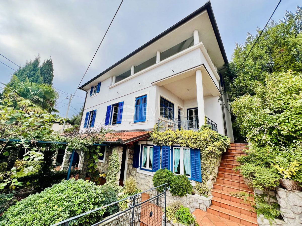 Pobri, Opatija - Okolica, 369m2