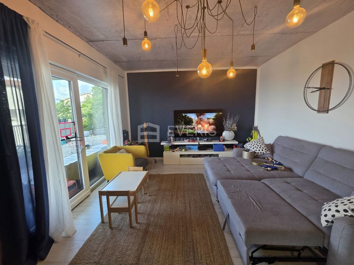 Rešetari, Kastav, 72m2