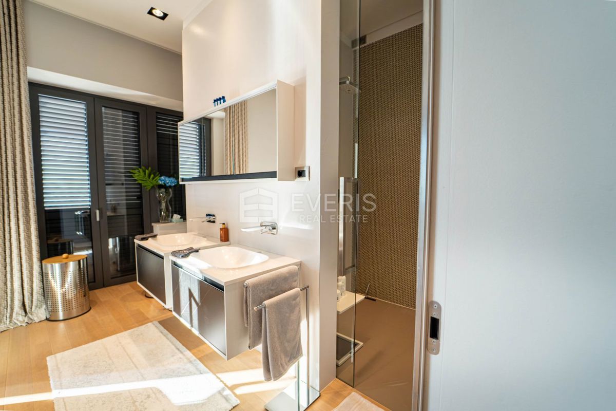 Pećine, Rijeka, 286 m2