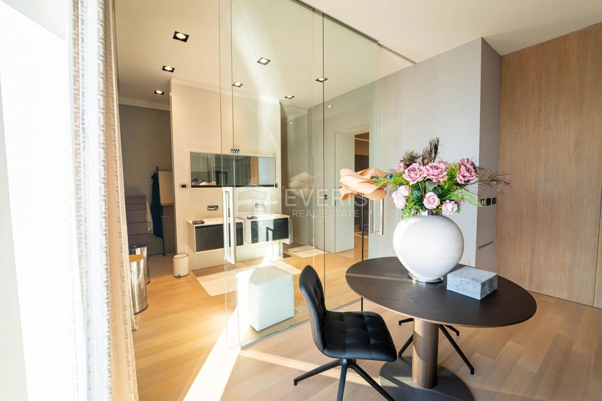 Pećine, Rijeka, 286 m2