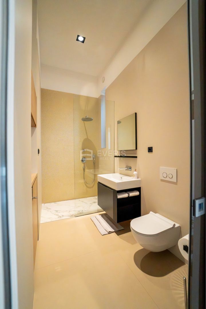 Pećine, Rijeka, 286 m2