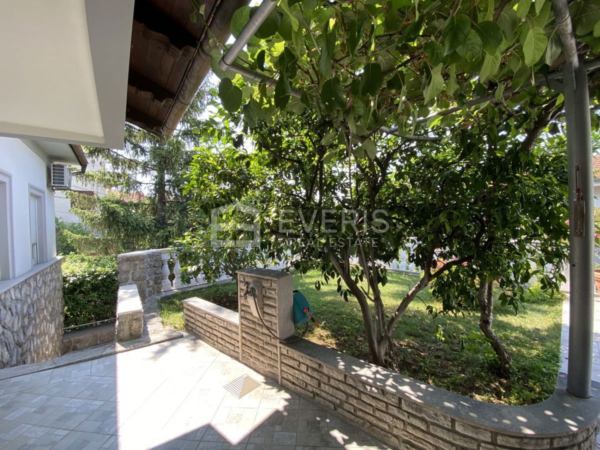 Kantrida, Rijeka, 300m2