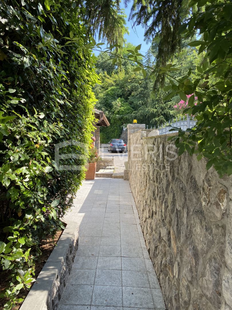 Kantrida, Rijeka, 300m2