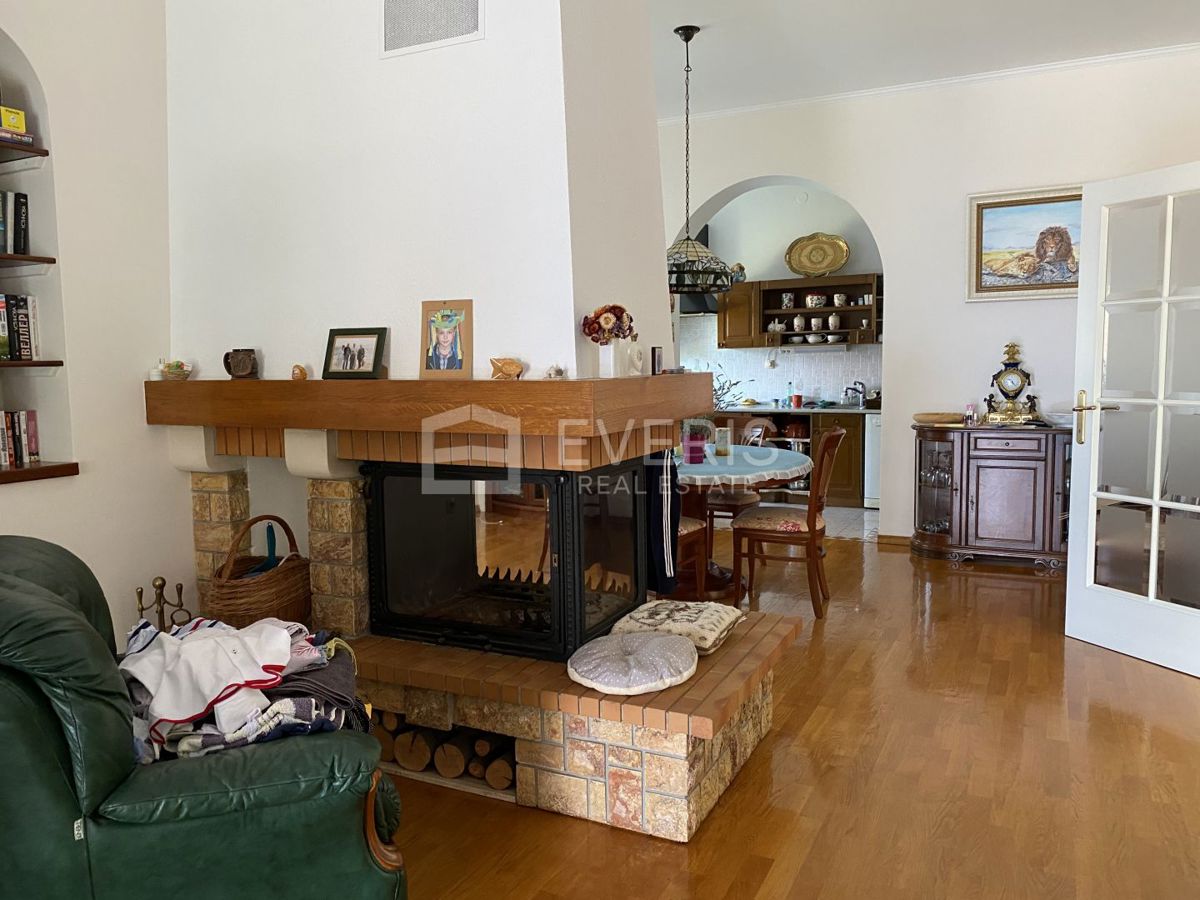 Kantrida, Rijeka, 300m2