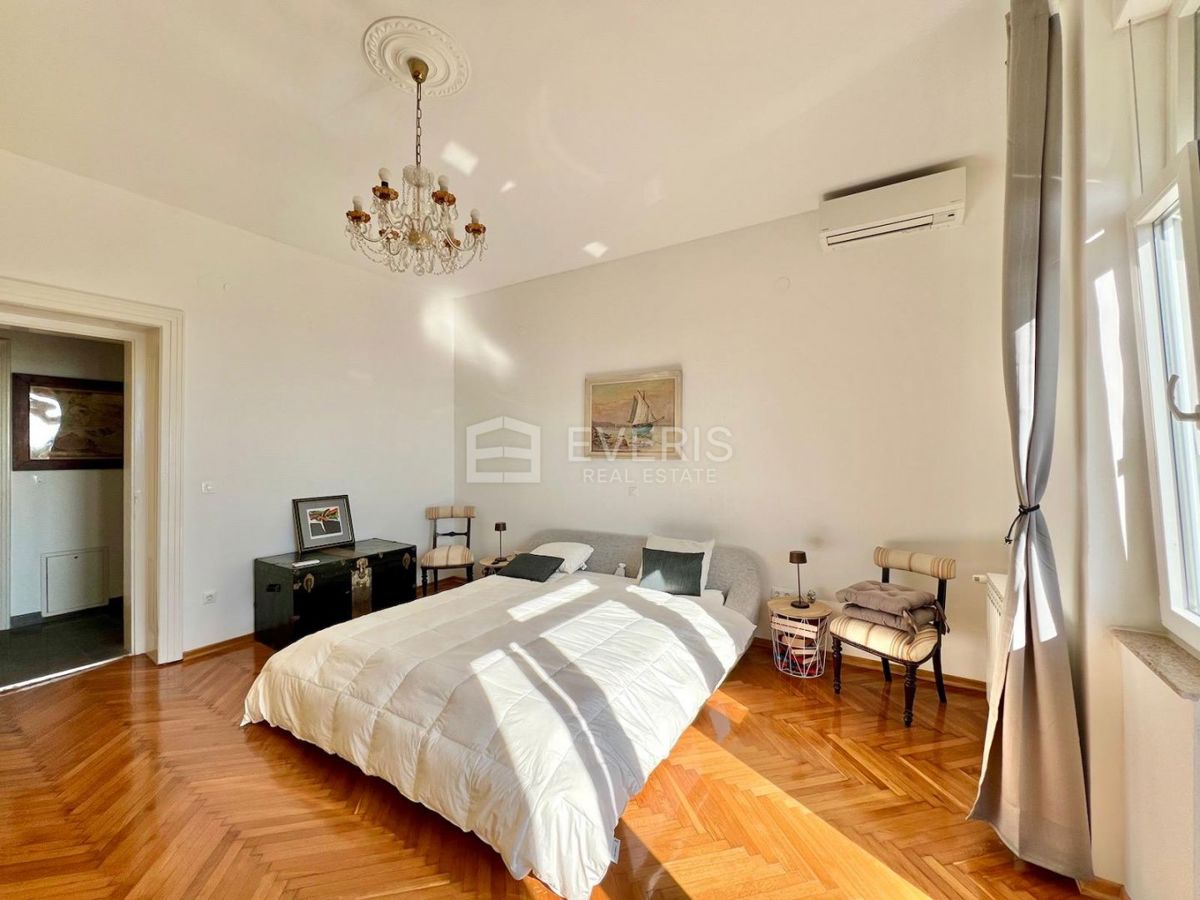 Opatija - Centar, Opatija, 200m2