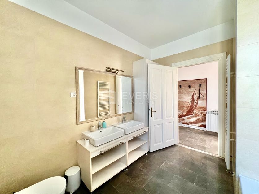 Opatija - Centar, Opatija, 200m2