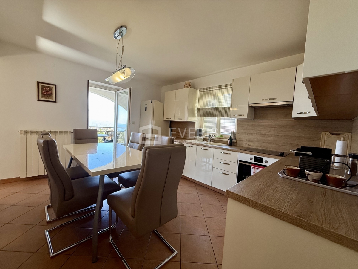 Marinići, Viškovo, 250m2