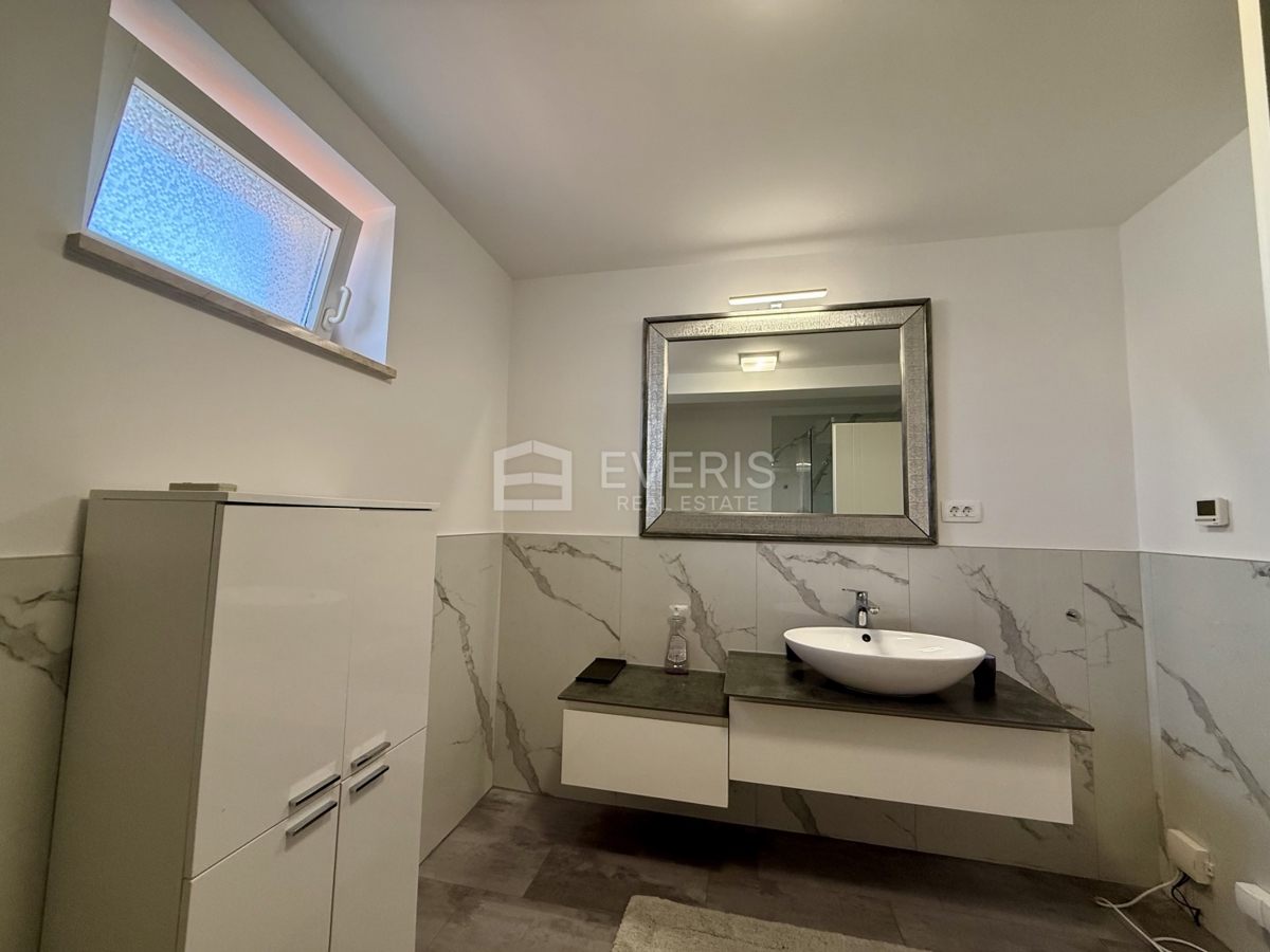 Marinići, Viškovo, 250m2