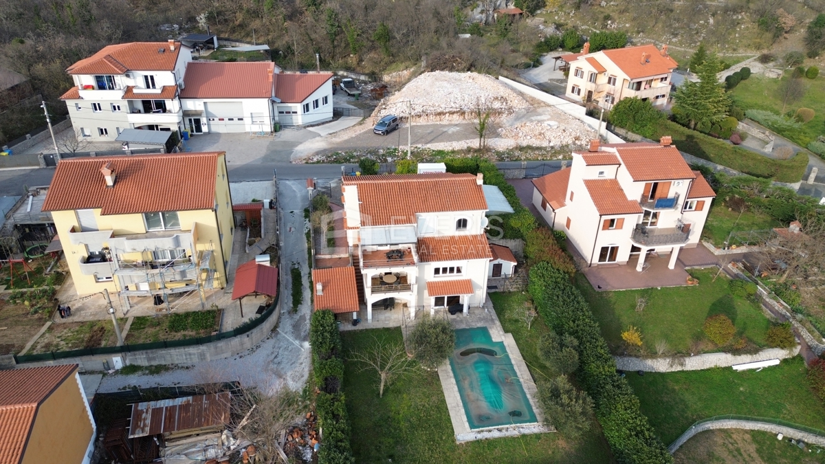 Marinići, Viškovo, 250m2