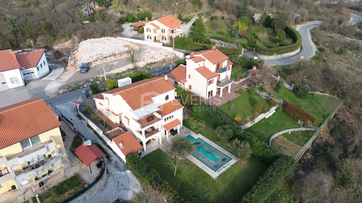 Marinići, Viškovo, 250m2