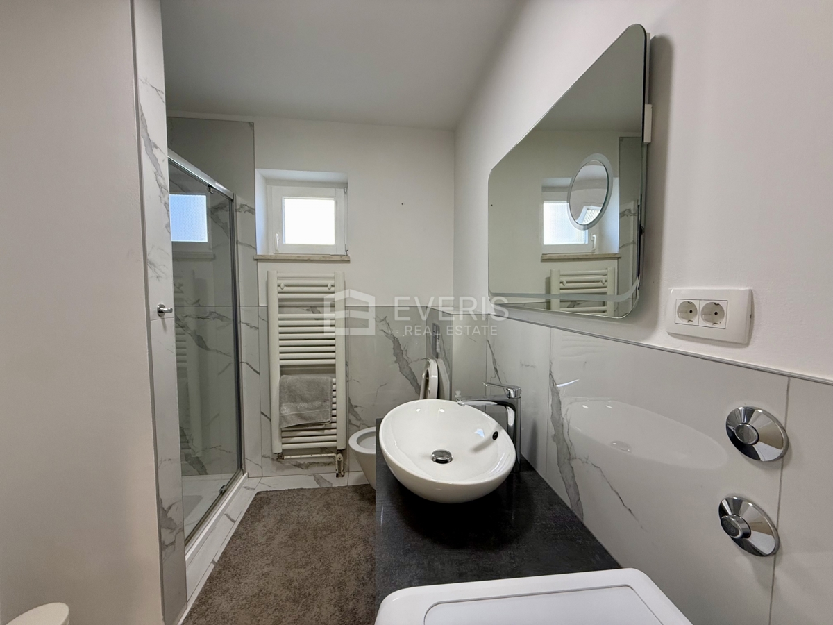 Marinići, Viškovo, 250m2