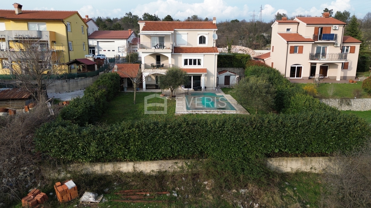 Marinići, Viškovo, 250m2