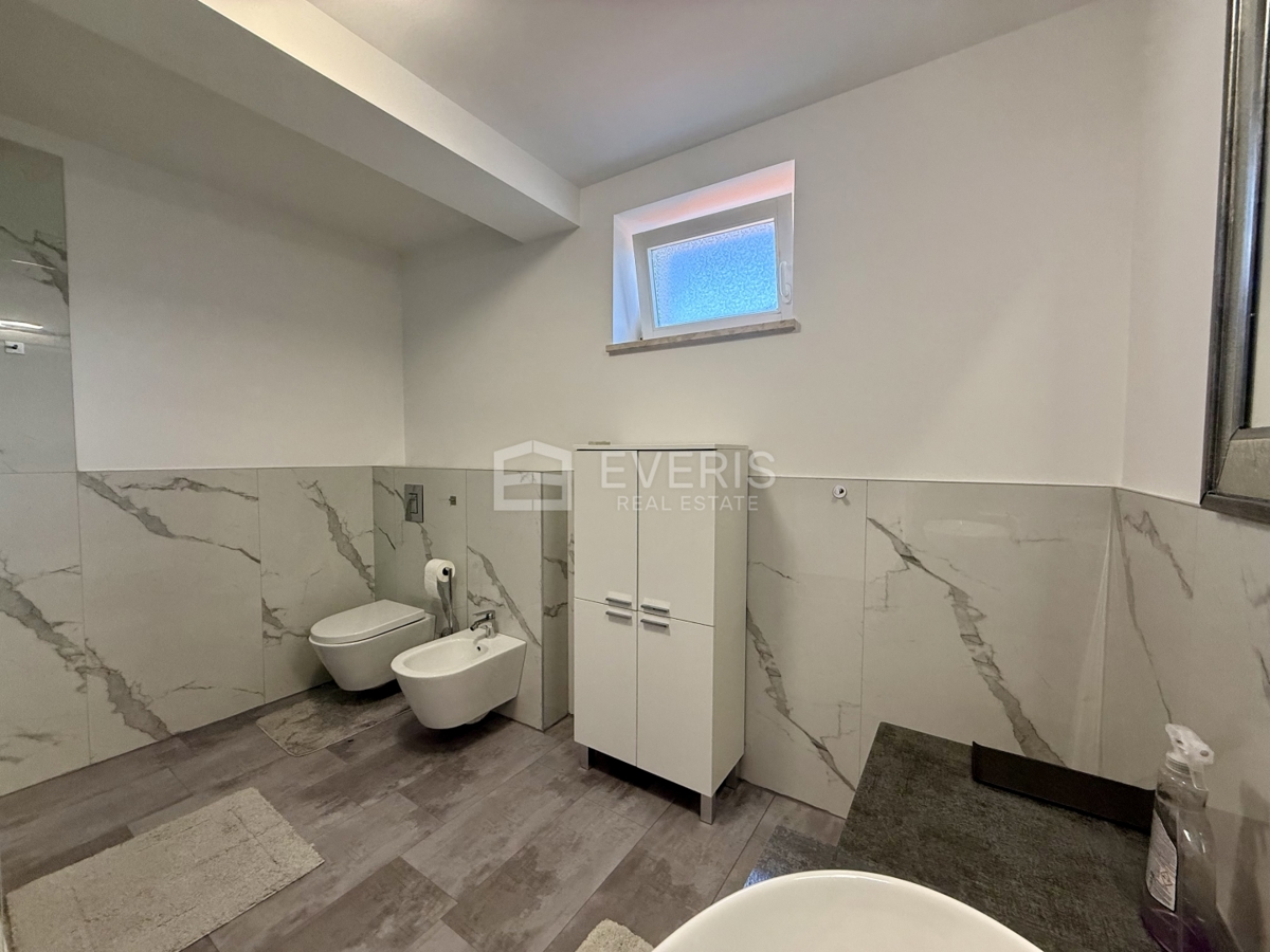 Marinići, Viškovo, 250m2