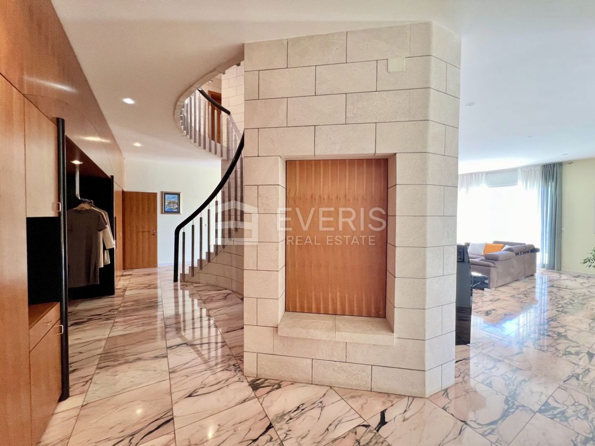 Ičići, Opatija - Okolica, 500m2