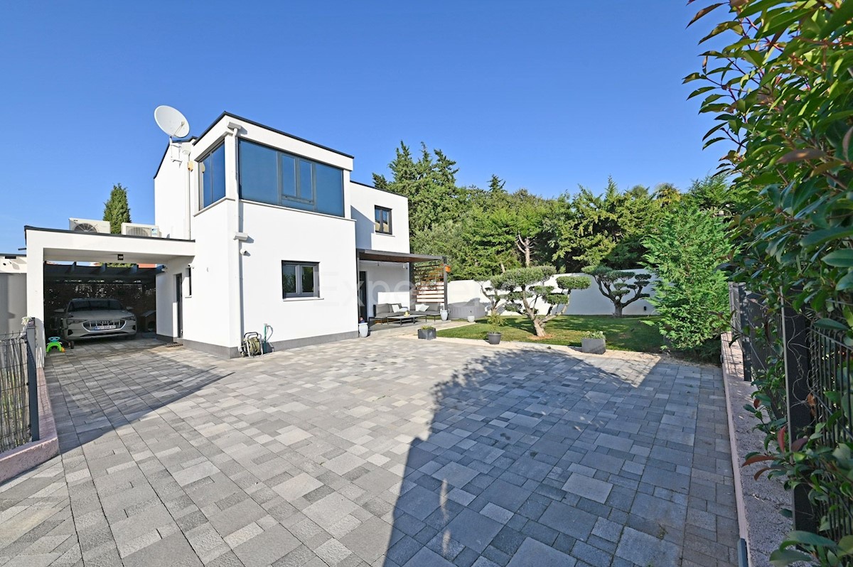 Casa esclusiva con jacuzzi e sistema smart-home, vicino a Parenzo!