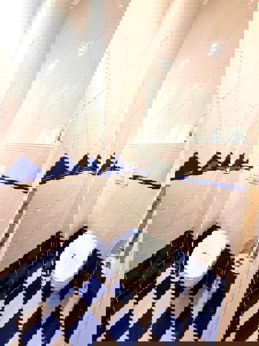 POSIZIONE ESCLUSIVA! Crveni Vrh - appartamento con spaziosa terrazza, VISTA MARE!