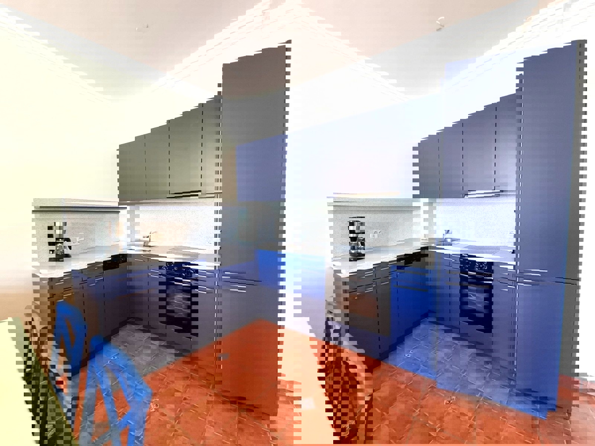 POSIZIONE ESCLUSIVA! Crveni vrh - appartamento con spaziosa terrazza, VISTA MARE!