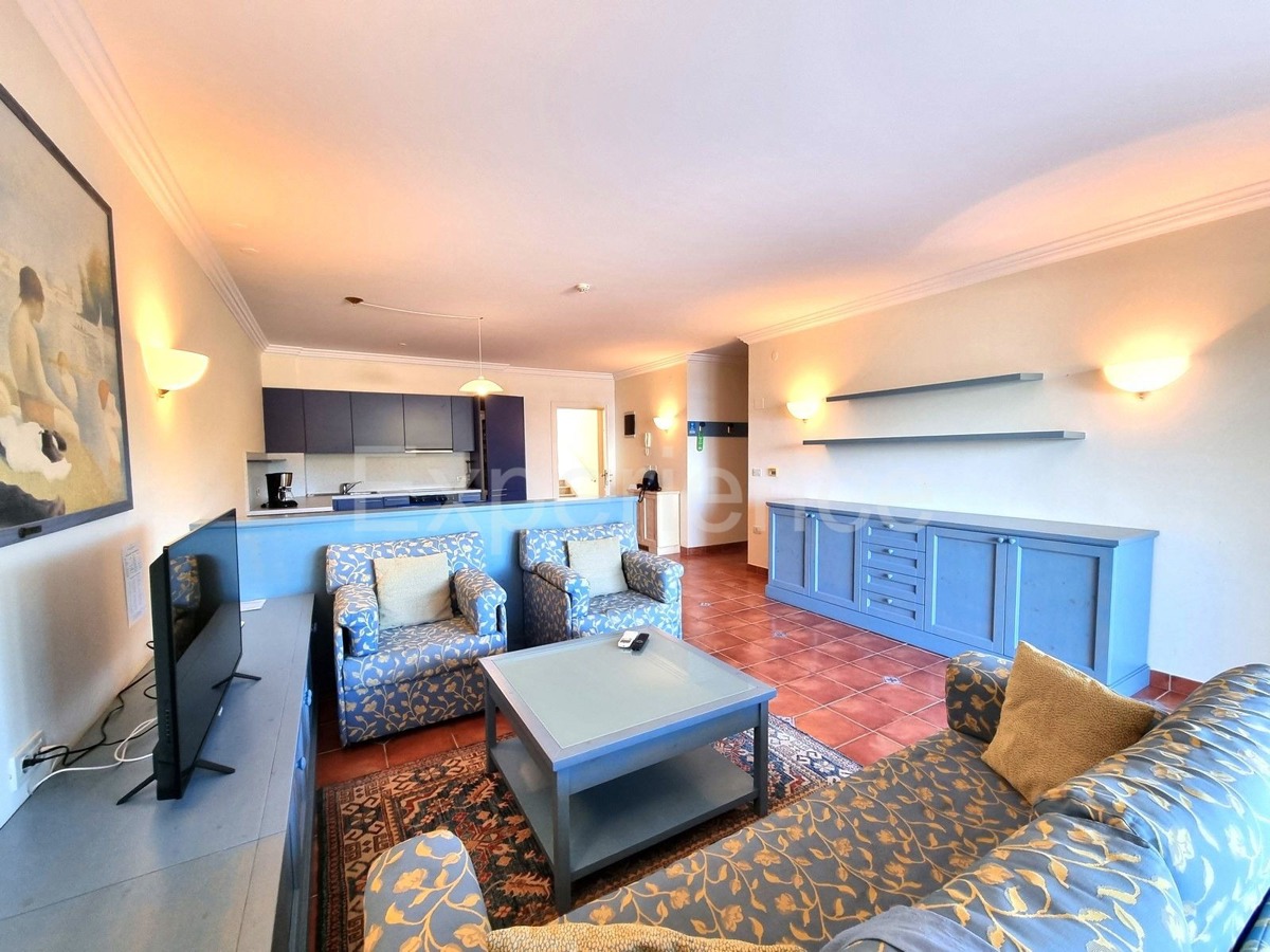 POSIZIONE ESCLUSIVA! Crveni vrh - appartamento con spaziosa terrazza, VISTA MARE!