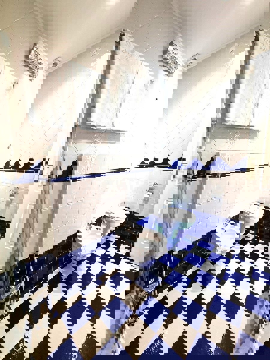 POSIZIONE ESCLUSIVA! Crveni vrh - appartamento con spaziosa terrazza, VISTA MARE!