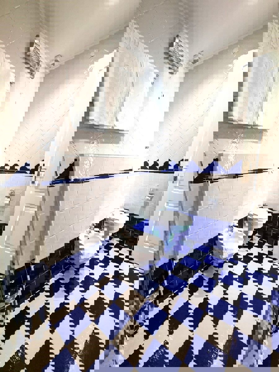 POSIZIONE ESCLUSIVA! Crveni vrh - appartamento con spaziosa terrazza, VISTA MARE!