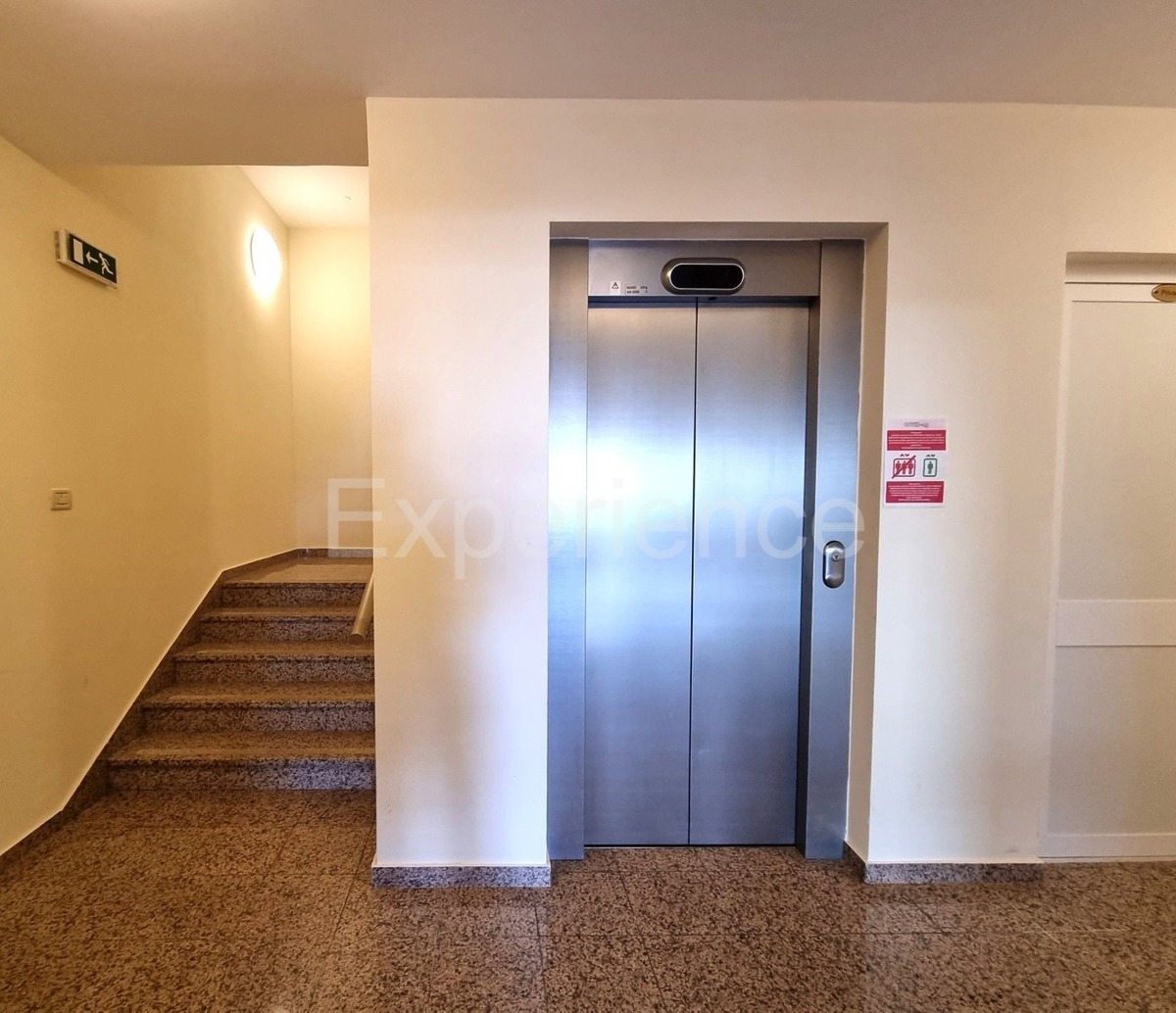 POSIZIONE ESCLUSIVA! Crveni vrh - appartamento con spaziosa terrazza, VISTA MARE!