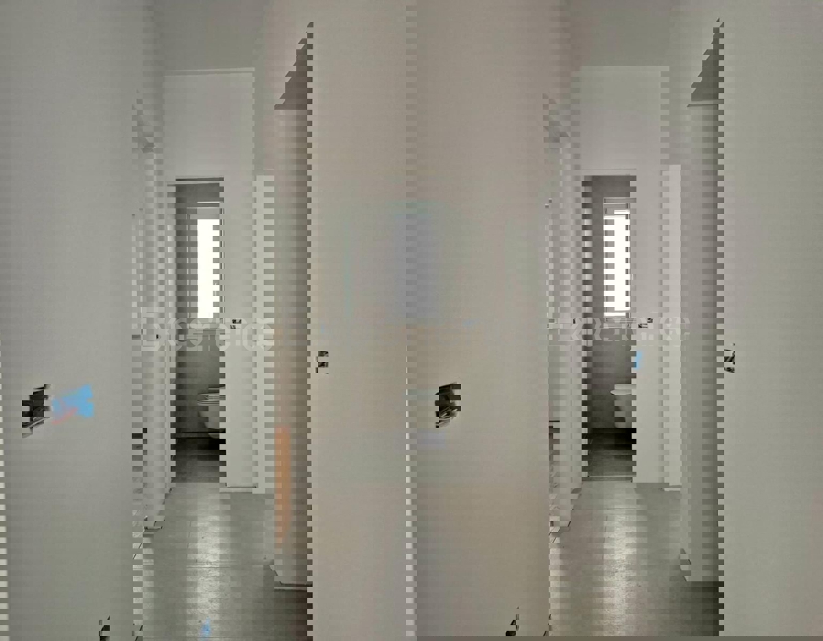 Quadrilocale al piano terra con giardino e 2 posti auto – Tar