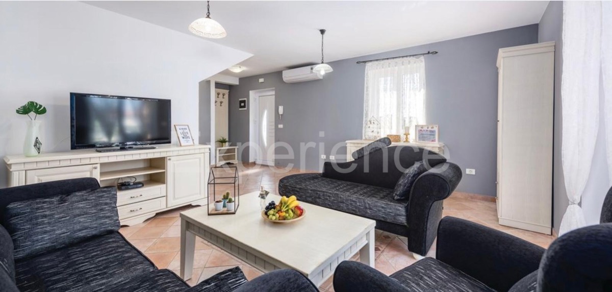 Vicino Umago - casa con piscina in OTTIMA POSIZIONE, a 350 m dalla SPIAGGIA!