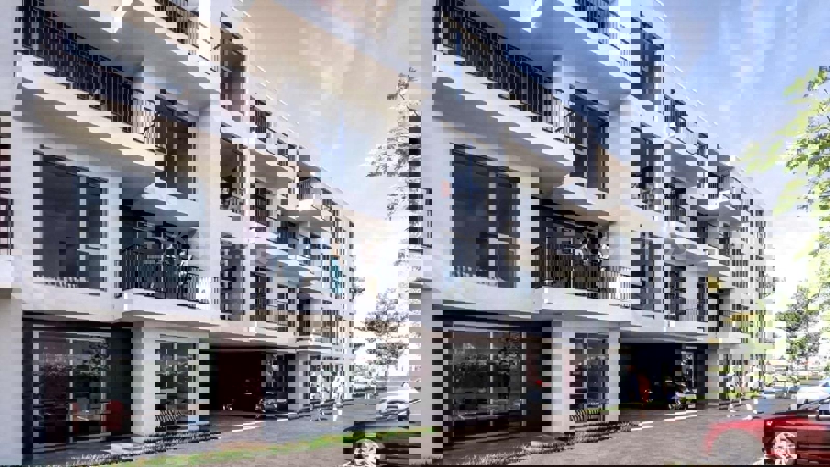 Moderno bilocale con terrazza e parcheggio a Umago