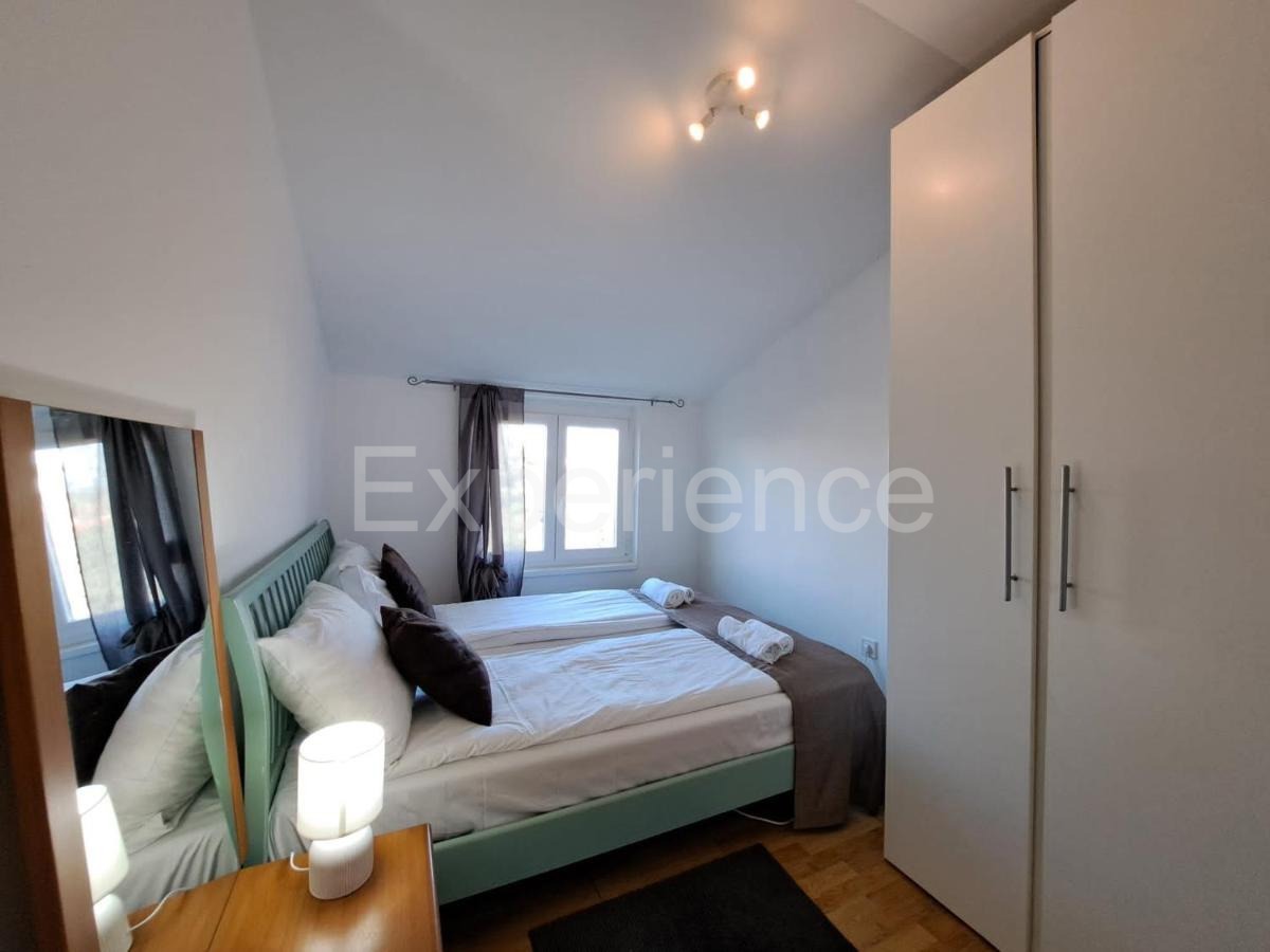 Parenzo - appartamento con 3 camere da letto, VISTA MARE!