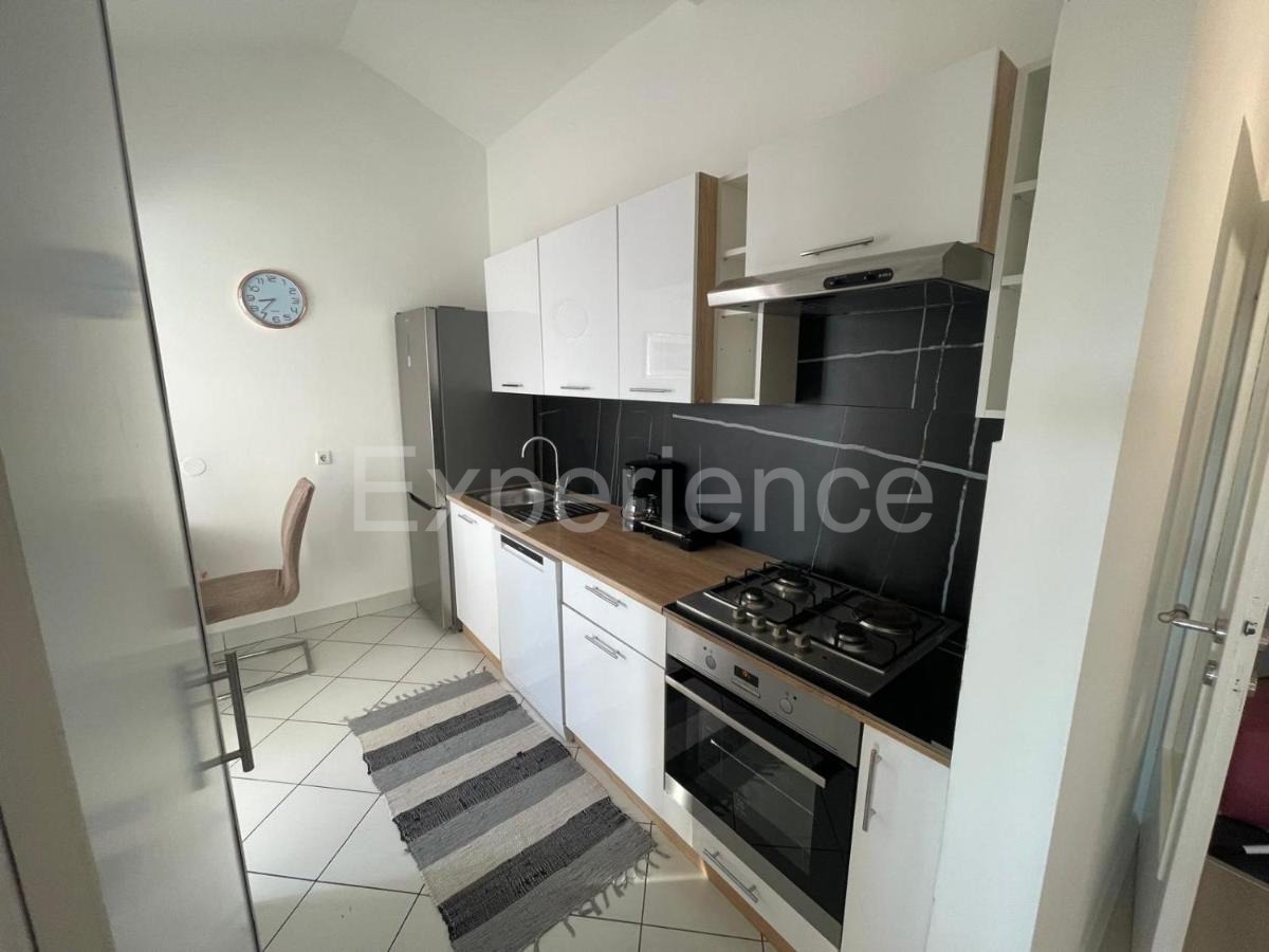 Parenzo - appartamento con 3 camere da letto, VISTA MARE!